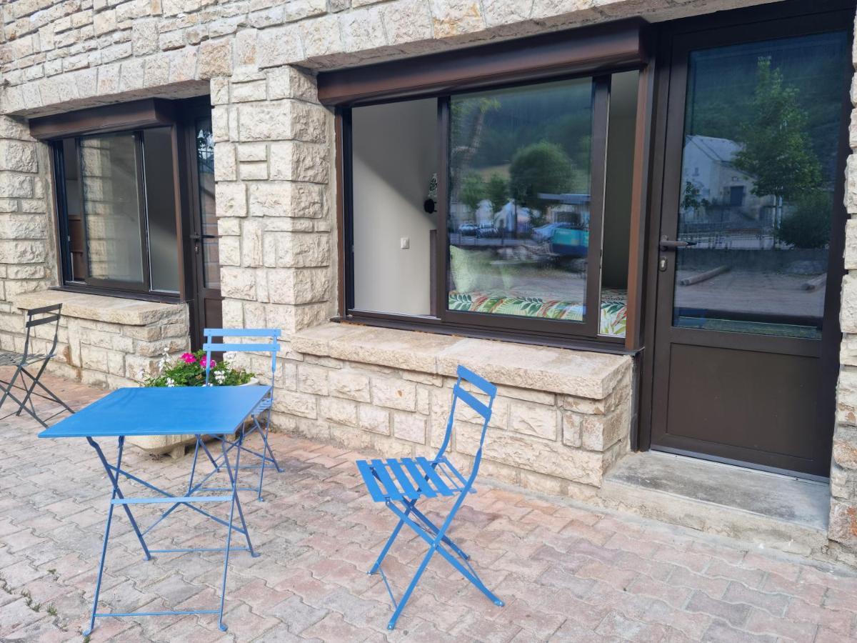 Studio Gites Au Pont De La Gineze Barjac  Esterno foto